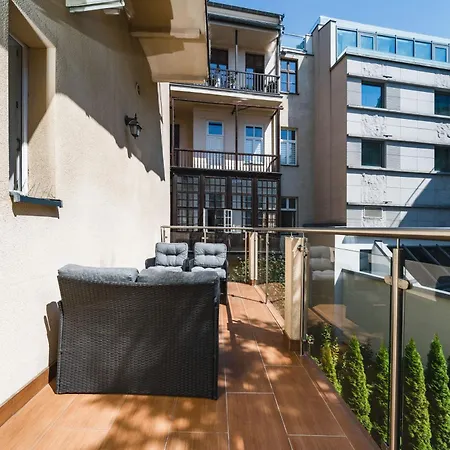 Apartment Old Town Luxe Retreat - King Bed - Steps To Main Square