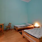 Old Town Luxe Retreat - King Bed - Steps To Main Square Lejlighed Kraków