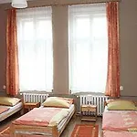 Old Town Luxe Retreat - King Bed - Steps To Main Square