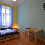 Old Town Luxe Retreat - King Bed - Steps To Main Square Kraków