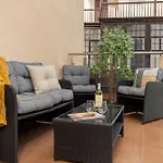 Old Town Luxe Retreat - King Bed - Steps To Main Square Lejlighed *