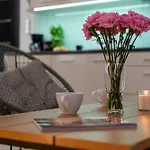 Lejlighed Old Town Luxe Retreat - King Bed - Steps To Main Square *