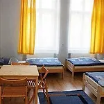 Old Town Luxe Retreat - King Bed - Steps To Main Square Kraków
