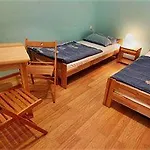 Old Town Luxe Retreat - King Bed - Steps To Main Square *