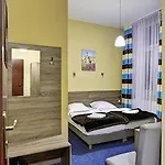 Old Town Luxe Retreat - King Bed - Steps To Main Square Lejlighed *