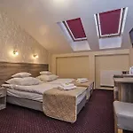 Old Town Luxe Retreat - King Bed - Steps To Main Square Lejlighed Kraków