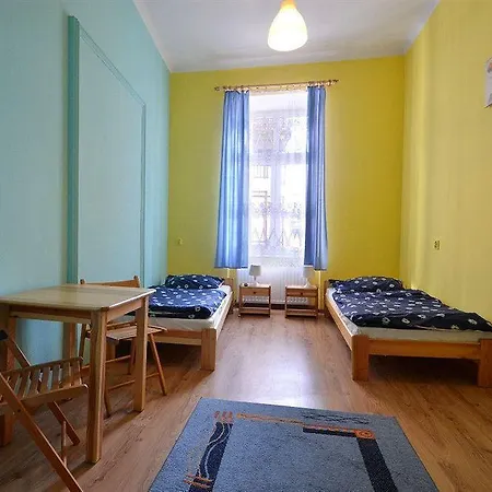 Apartamento Old Town Luxe Retreat - King Bed - Steps To Main Square *