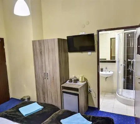 Old Town Luxe Retreat - King Bed - Steps To Main Square * Cracovia