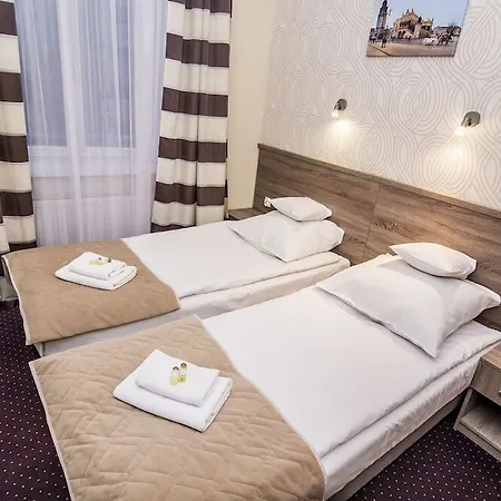 Old Town Luxe Retreat - King Bed - Steps To Main Square * 克拉科夫