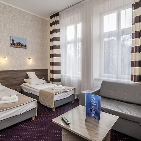 Old Town Luxe Retreat - King Bed - Steps To Main Square Apartamento *