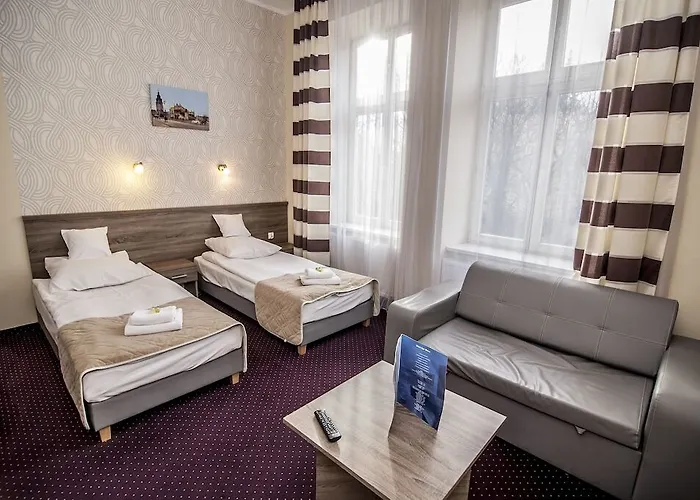 Old Town Luxe Retreat - King Bed - Steps To Main Square