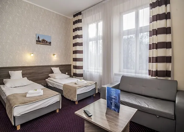 Old Town Luxe Retreat - King Bed - Steps To Main Square شقة *