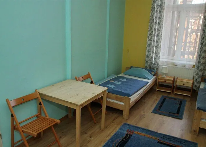 Old Town Luxe Retreat - King Bed - Steps To Main Square Apartman *