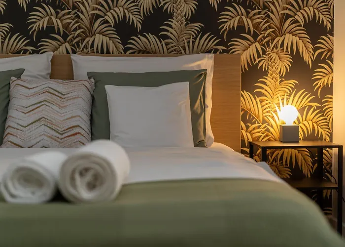 Old Town Luxe Retreat - King Bed - Steps To Main Square Apartamento Cracovia