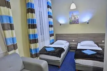 Old Town Luxe Retreat - King Bed - Steps To Main Square *