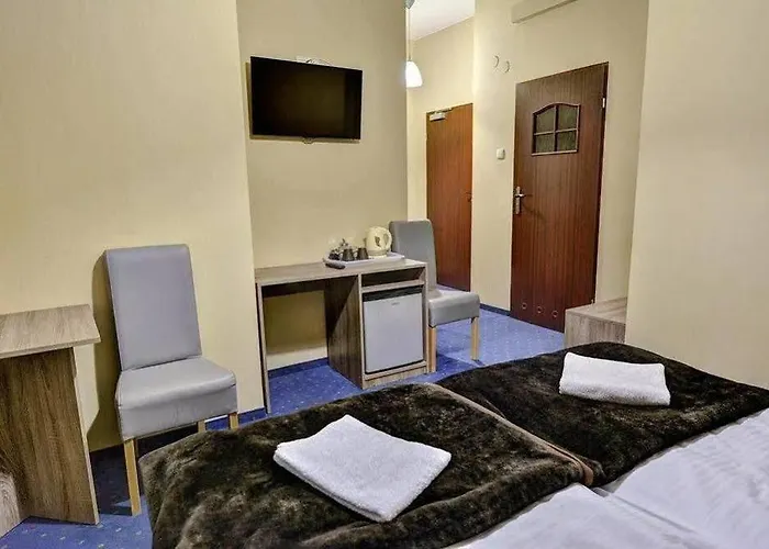 Old Town Luxe Retreat - King Bed - Steps To Main Square Krakkó