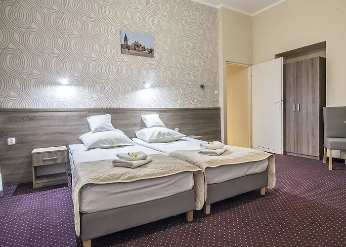 Old Town Luxe Retreat - King Bed - Steps To Main Square * Krakkó