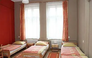 Old Town Luxe Retreat - King Bed - Steps To Main Square