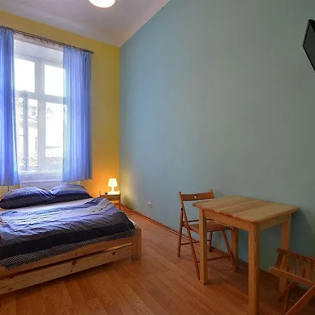 Old Town Luxe Retreat - King Bed - Steps To Main Square Krakov