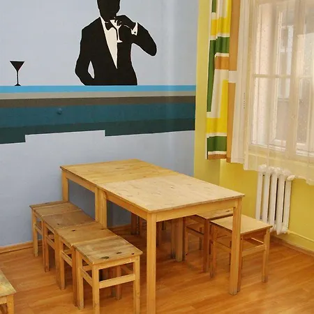 Old Town Luxe Retreat - King Bed - Steps To Main Square *