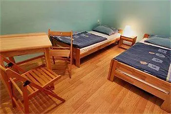 Old Town Luxe Retreat - King Bed - Steps To Main Square *