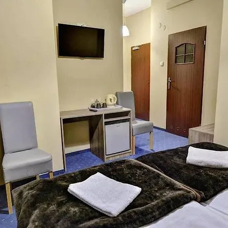 Old Town Luxe Retreat - King Bed - Steps To Main Square Krakov